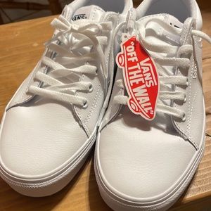 Vans low tops 9.5